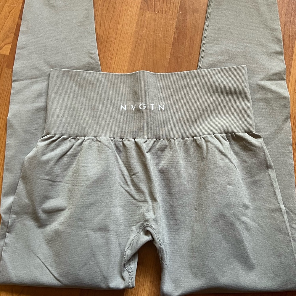 Only worn once NVGTN GREY LEGGINGS